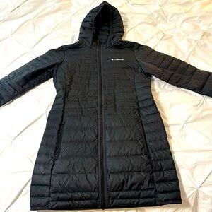 Columbia hooded jacket with two zipper pockets. Size medium.Below the knee
